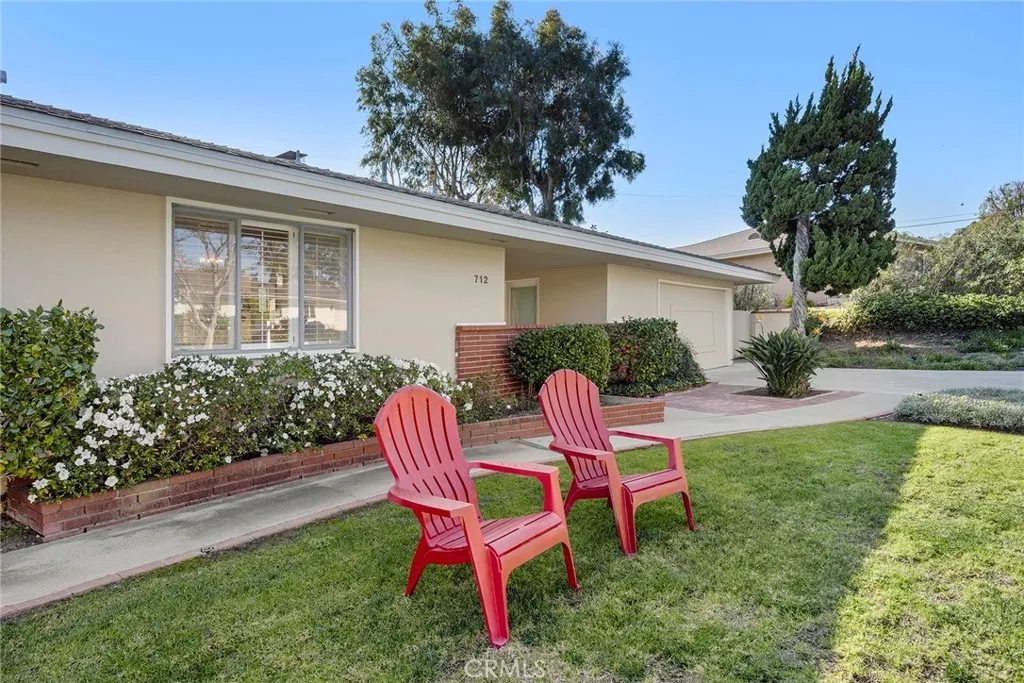 712 Toussau, Fullerton, California 92831 home-pic-4