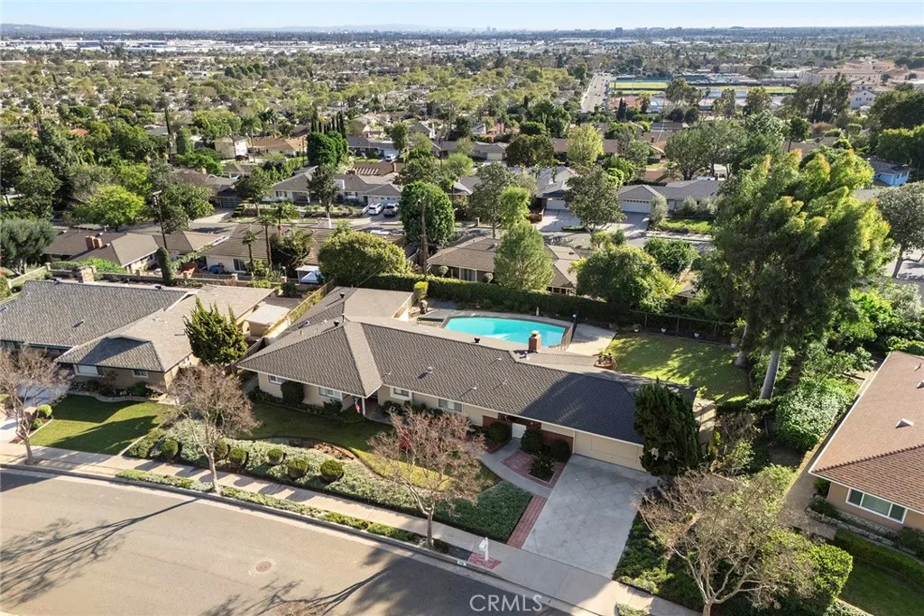 712 Toussau, Fullerton, California 92831 home-pic-47