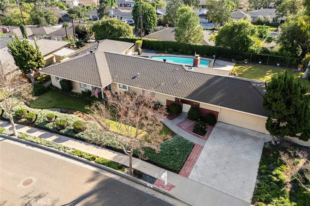 712 Toussau, Fullerton, California 92831 home-pic-48