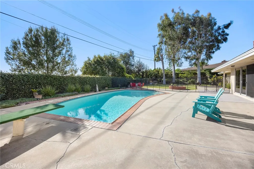 712 Toussau, Fullerton, California 92831 home-pic-46