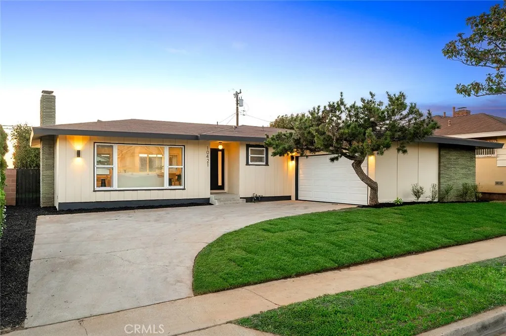 10421 1st Avenue, Inglewood, California 90303 home-pic-1