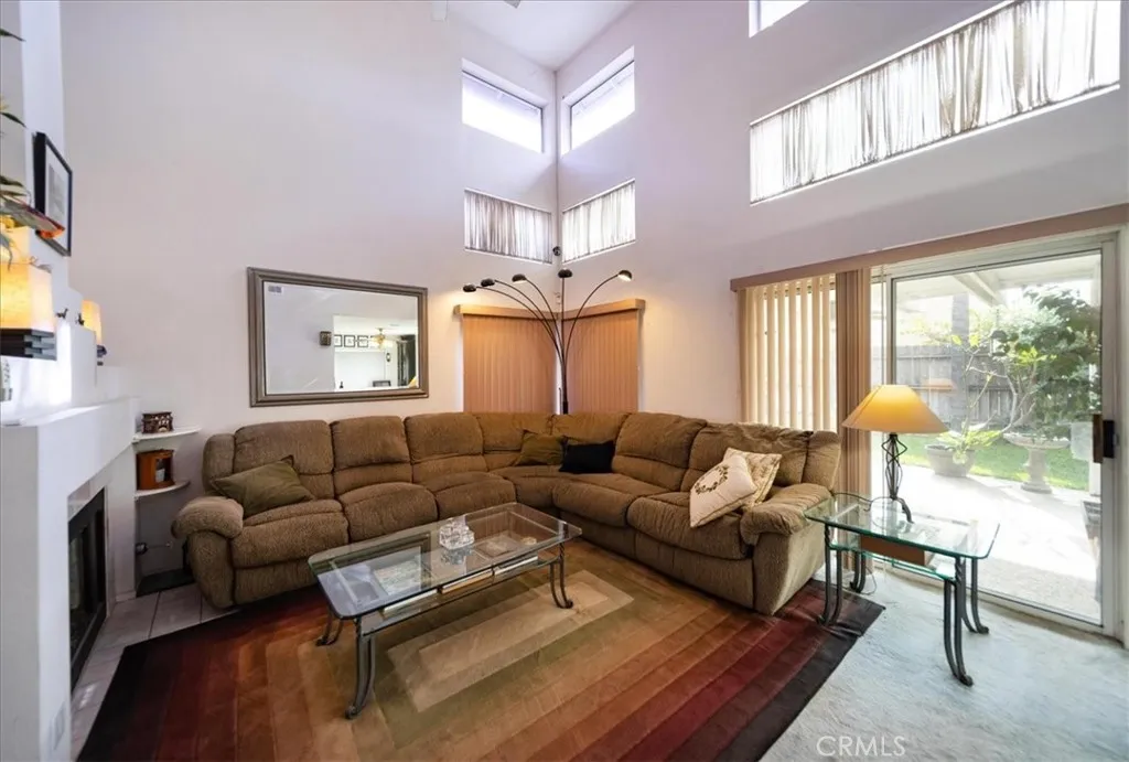 822 Oakhurst Drive, Pomona, California 91767 home-pic-12