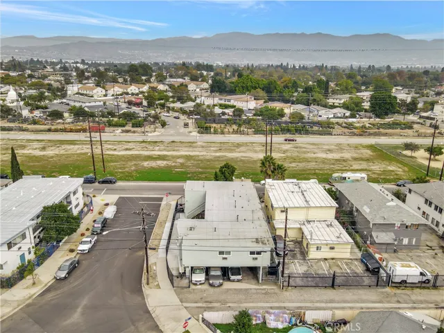 5887 Whitnall, North Hollywood, California 91601