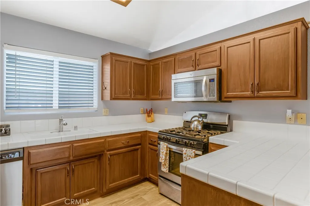 1509 Lucerne, Hemet, California 92544 home-pic-11