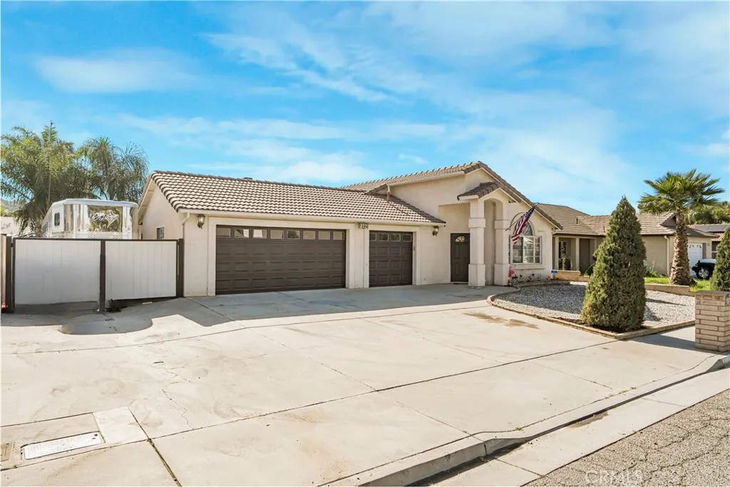 1509 Lucerne, Hemet, California 92544 home-pic-1