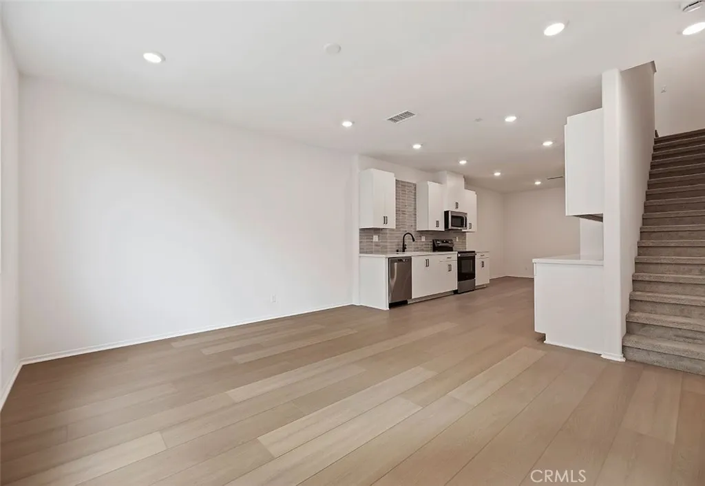 16121 Spicebush Lane, Chino, California 91708 home-pic-4