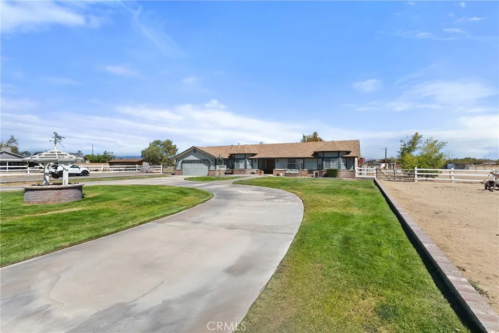 8727 W Avenue E12, Lancaster, California 93536 home-pic-6