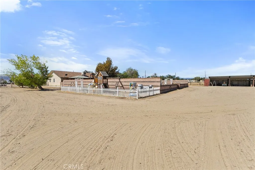 8727 W Avenue E12, Lancaster, California 93536 home-pic-43