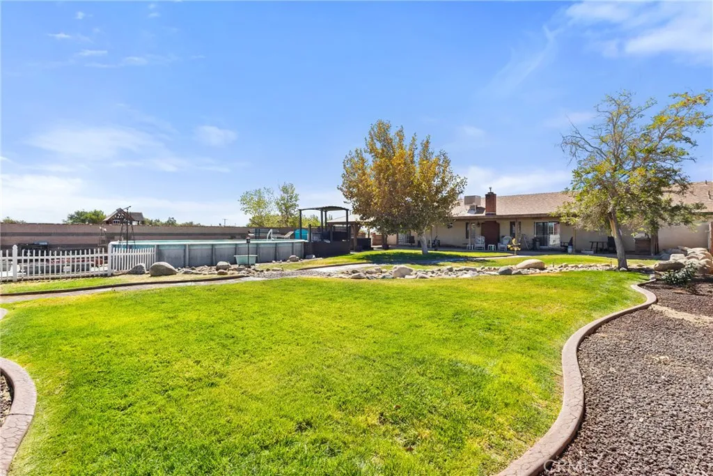 8727 W Avenue E12, Lancaster, California 93536 home-pic-32