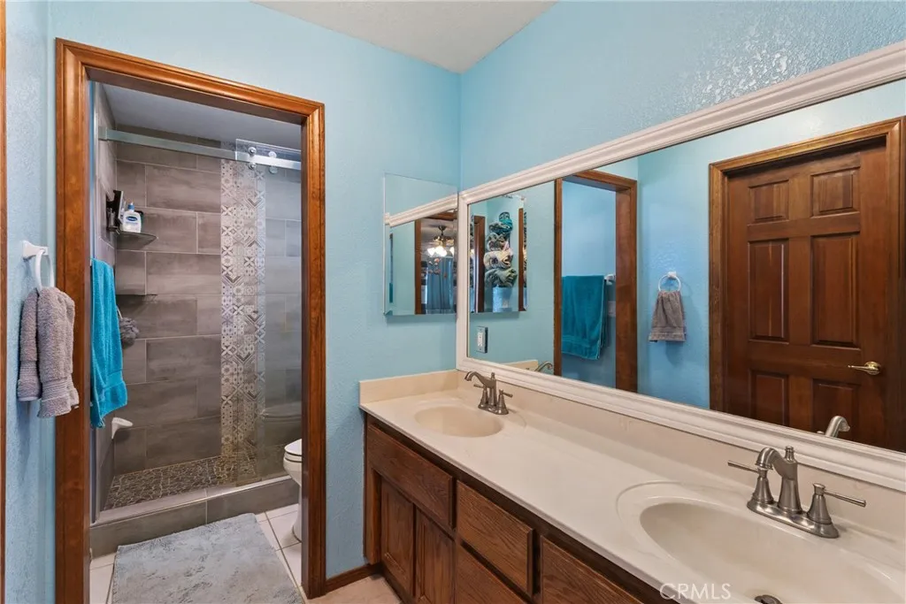 8727 W Avenue E12, Lancaster, California 93536 home-pic-16