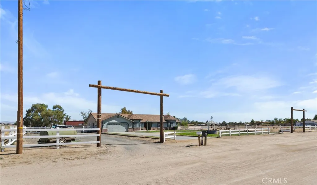 8727 W Avenue E12, Lancaster, California 93536 home-pic-2