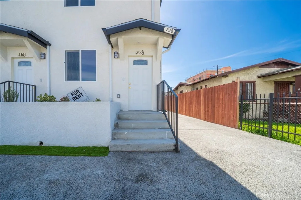 236 W 84th, Los Angeles, California 90003 home-pic-2