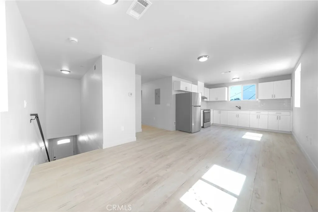 236 W 84th, Los Angeles, California 90003 home-pic-9