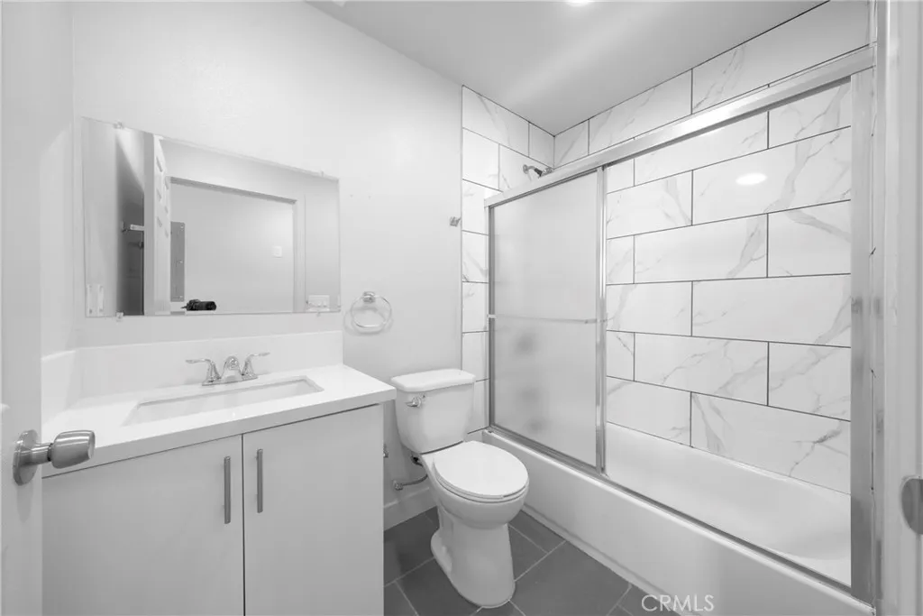 236 W 84th, Los Angeles, California 90003 home-pic-15