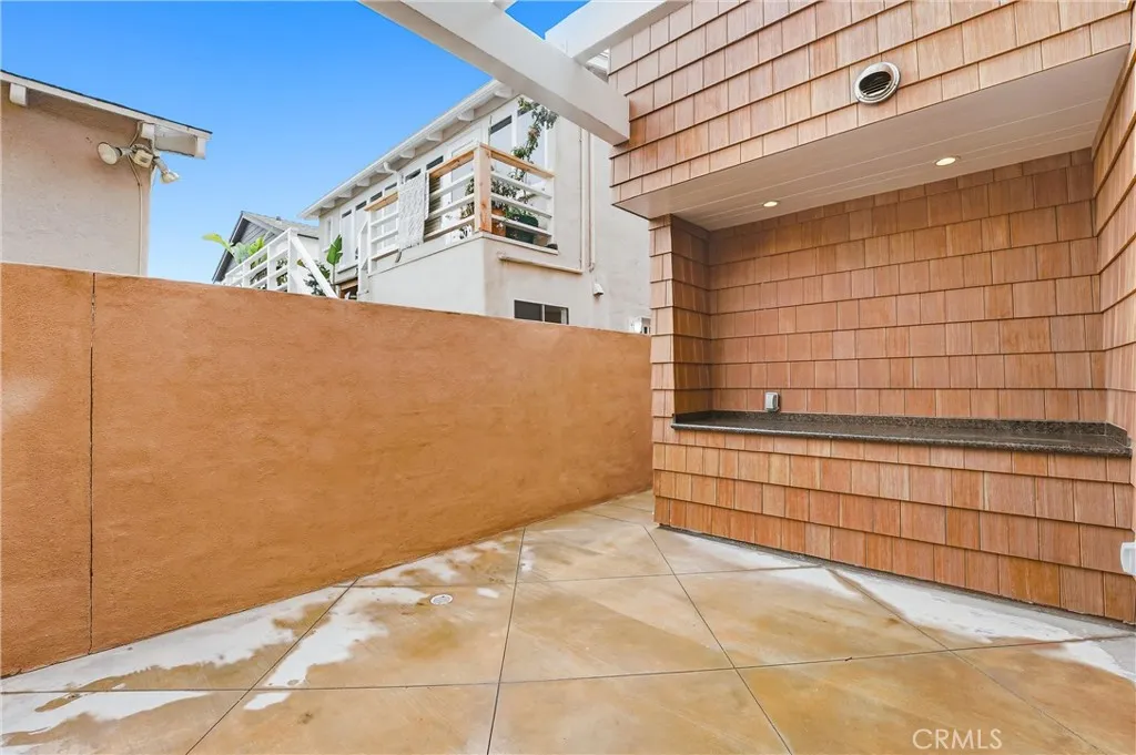 Private off kitchen deck