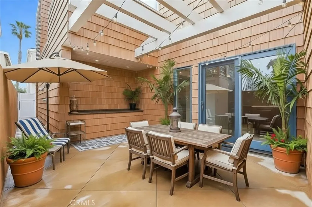 Virtually Staged-Patio off of the Kitchen