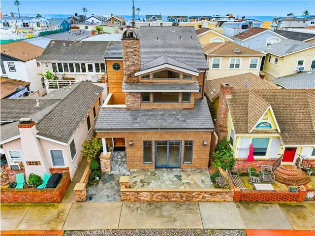 Here's the house from 200 feet with the Pacific in view too!