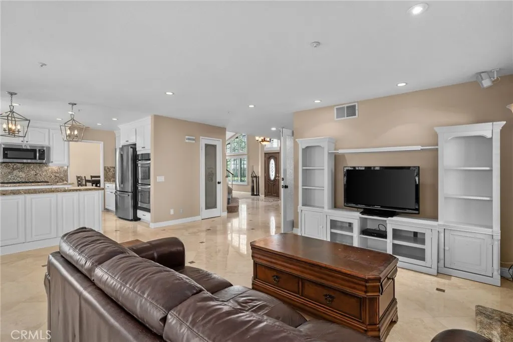 7243 Kittyhawk Street, Fontana, California 92336 home-pic-12