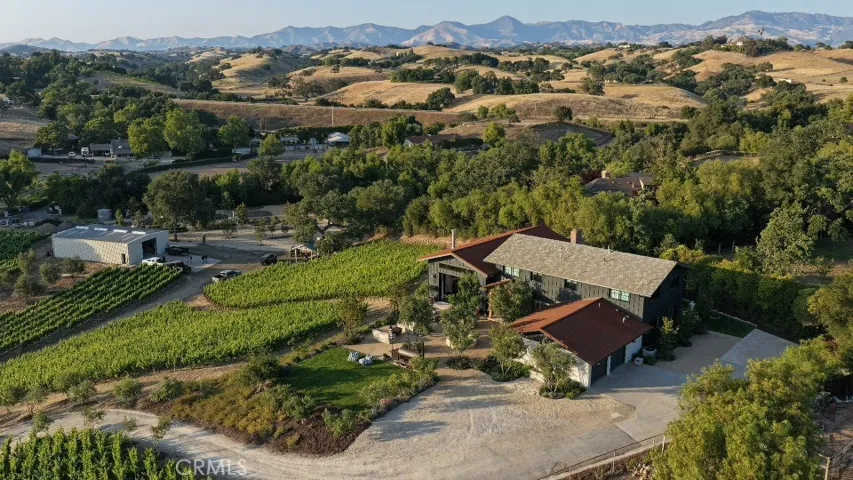 Home + Surrounding Vineyards