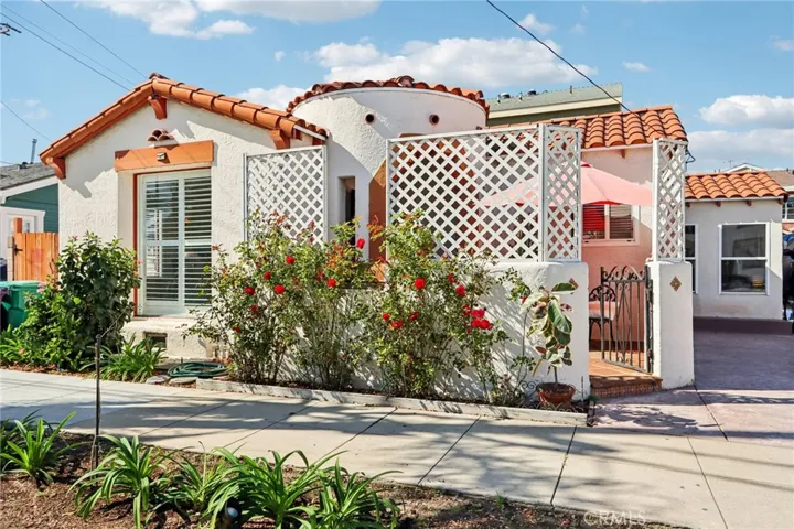 1011 Bennett Ave, Long Beach, California 90804
