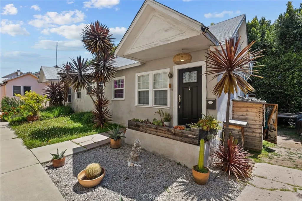 1137 N Madison, Los Angeles, California 90029 home-pic-1
