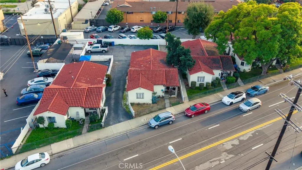 176 W Orange Grove, Pomona, California 91768 home-pic-22