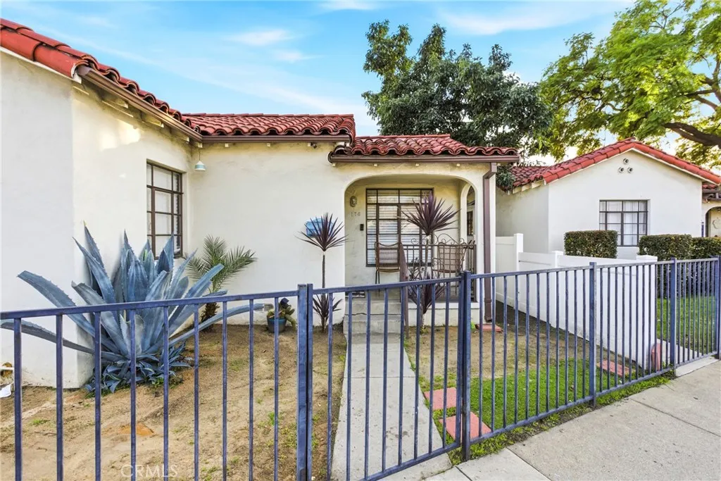 176 W Orange Grove, Pomona, California 91768 home-pic-2