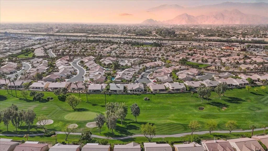 39262 Gainsborough Circle, Palm Desert, California 92211 home-pic-9