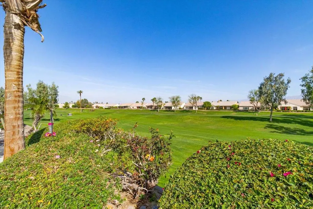 39262 Gainsborough Circle, Palm Desert, California 92211 home-pic-2
