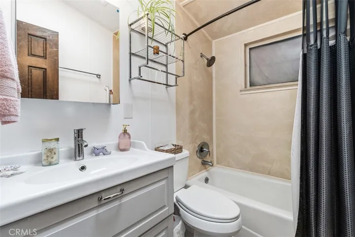 guest ( 2nd ) bathroom