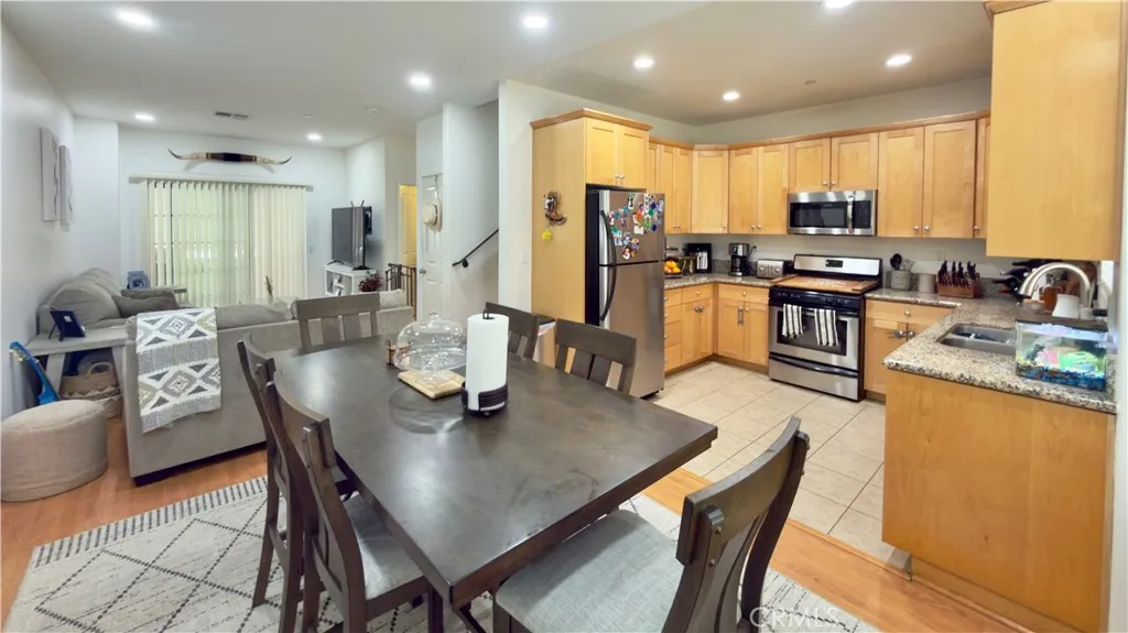 1075 N Maclay 14, San Fernando, California 91340 home-pic-9