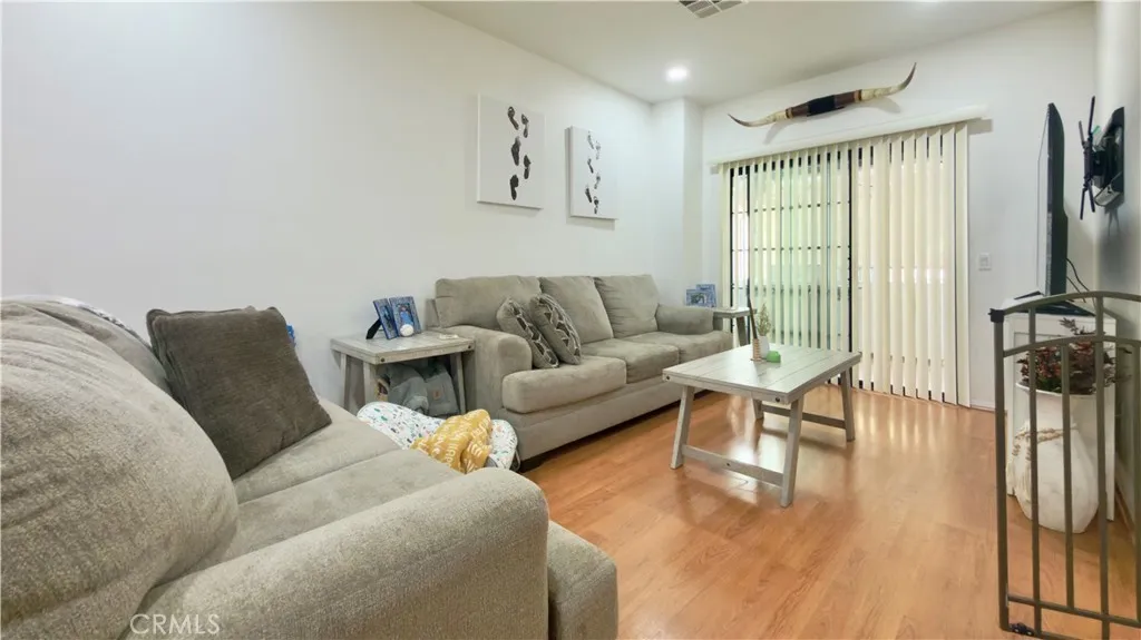 1075 N Maclay 14, San Fernando, California 91340 home-pic-6