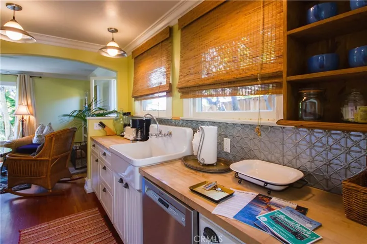 Jacaranda Cottage Kitchen