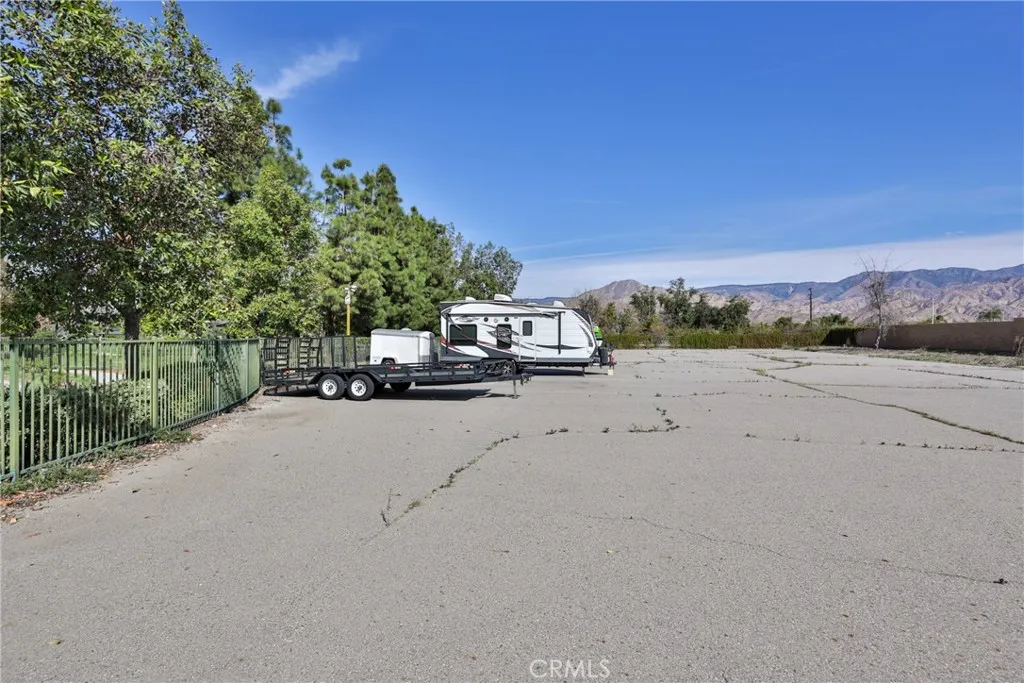 1230 Cantania Drive, Redlands, California 92374 home-pic-32