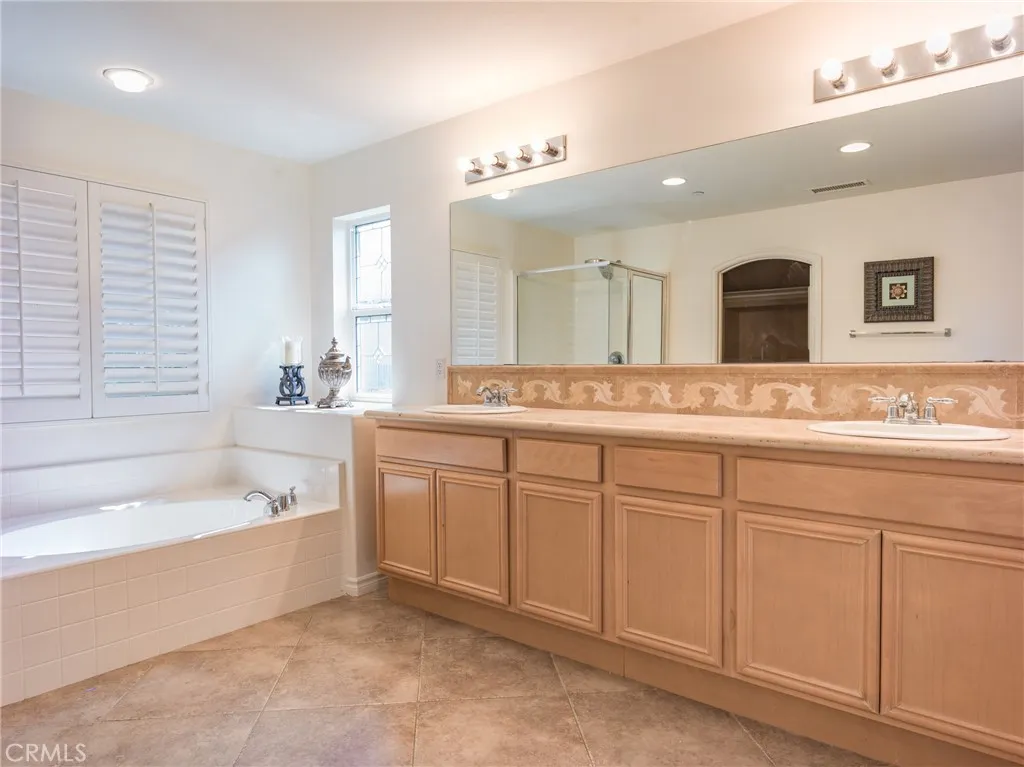 1230 Cantania Drive, Redlands, California 92374 home-pic-22