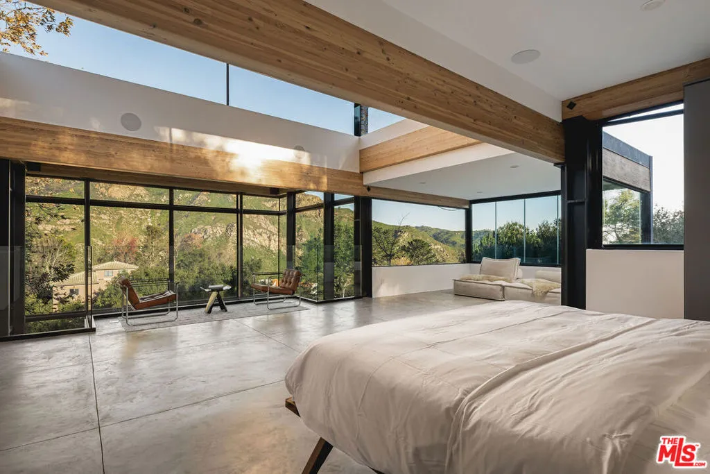 2315 Live Oak Meadows Road, Malibu, California 90265 home-pic-18