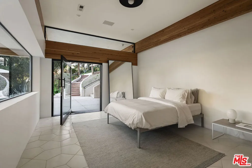 2315 Live Oak Meadows Road, Malibu, California 90265 home-pic-25