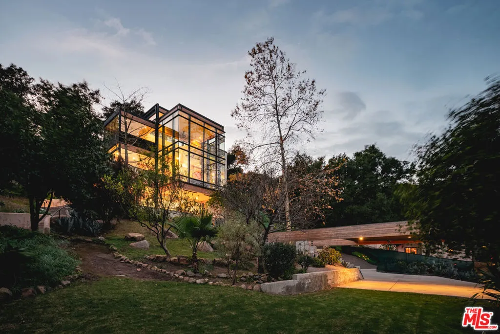 2315 Live Oak Meadows Road, Malibu, California 90265 home-pic-2