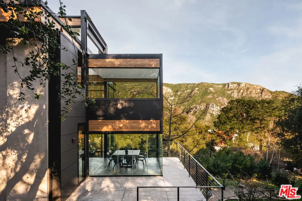 2315 Live Oak Meadows Road, Malibu, California 90265 home-pic-29