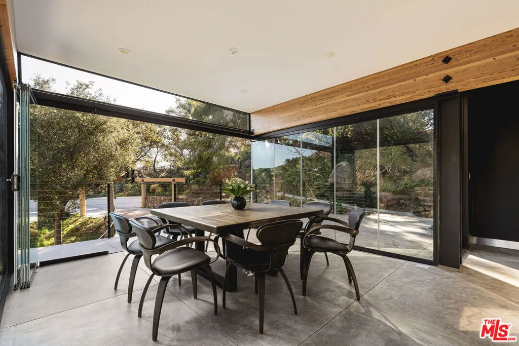 2315 Live Oak Meadows Road, Malibu, California 90265 home-pic-12