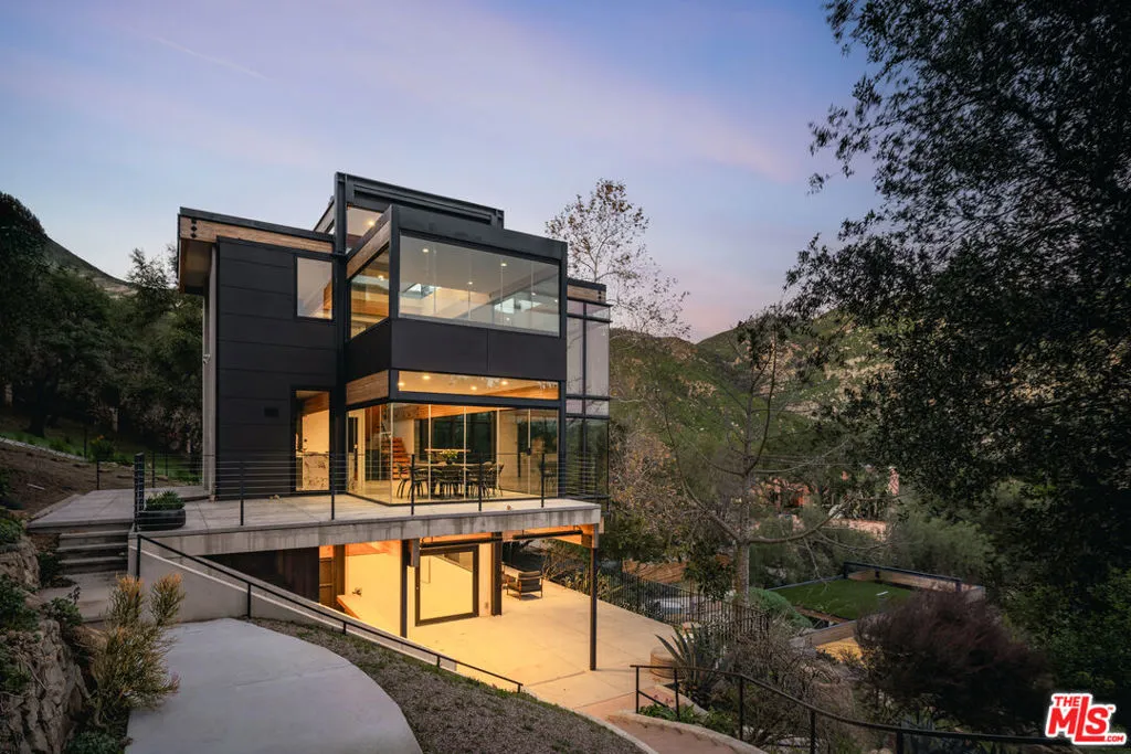 2315 Live Oak Meadows Road, Malibu, California 90265 home-pic-3