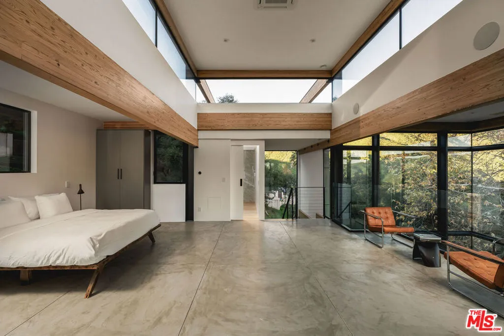 2315 Live Oak Meadows Road, Malibu, California 90265 home-pic-23