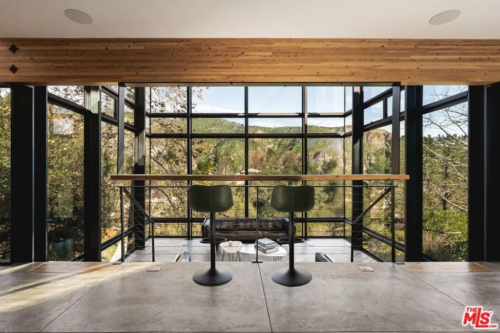 2315 Live Oak Meadows Road, Malibu, California 90265 home-pic-16