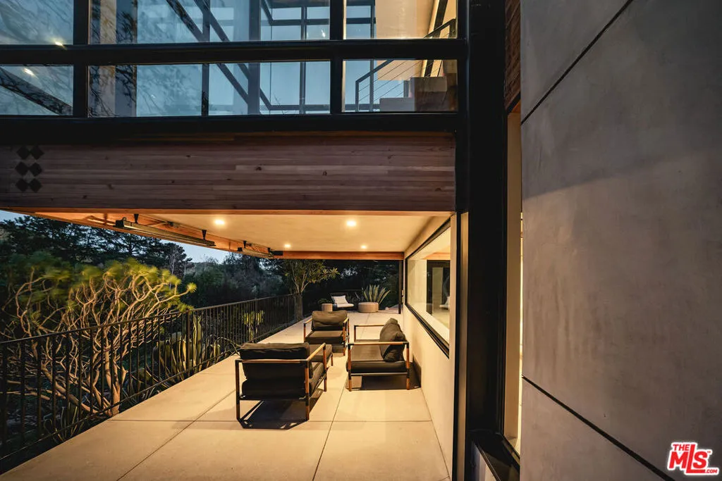 2315 Live Oak Meadows Road, Malibu, California 90265 home-pic-31