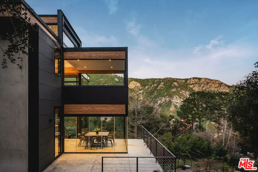 2315 Live Oak Meadows Road, Malibu, California 90265 home-pic-4