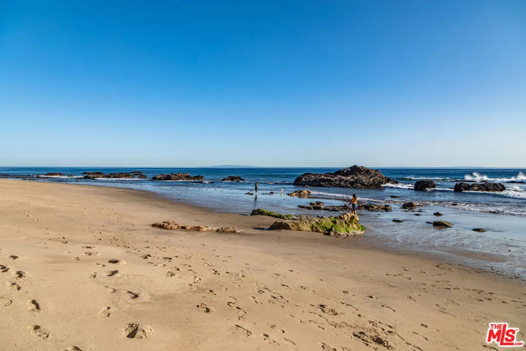 25002 Malibu Road, Malibu, California 90265 home-pic-11