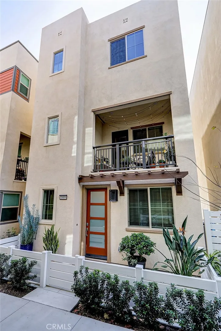 1669 Yorktown, San Pedro, California 90732 home-pic-1