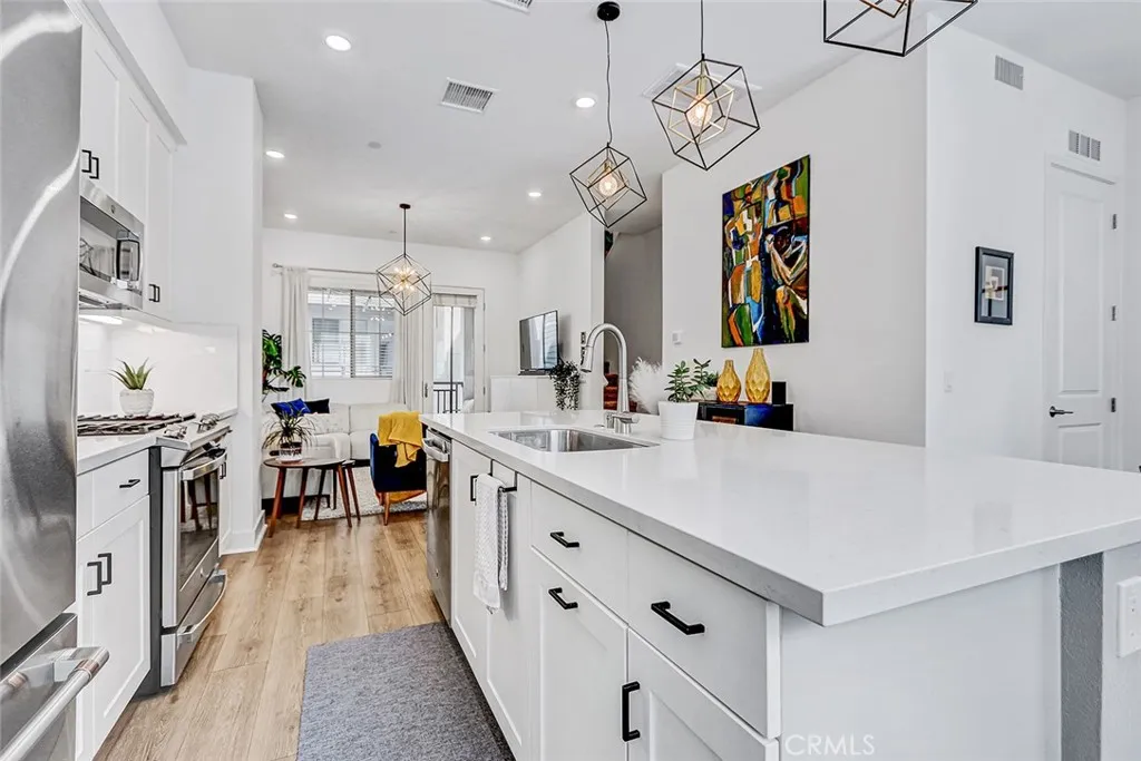 1669 Yorktown, San Pedro, California 90732 home-pic-7