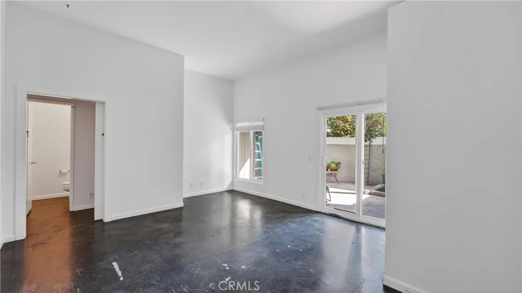 2600 W Segerstrom Avenue D, Santa Ana, California 92704 home-pic-27