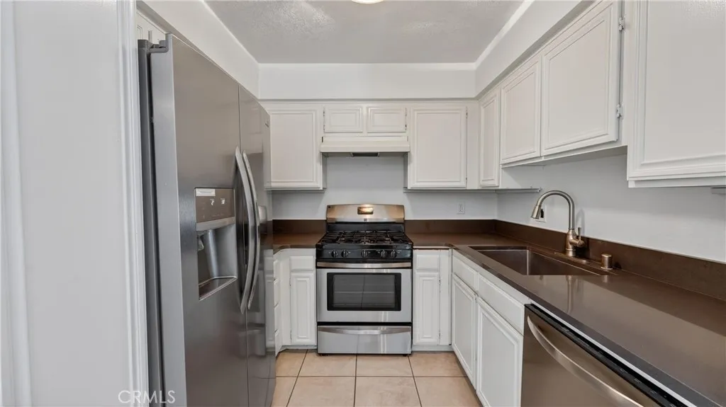 2600 W Segerstrom Avenue D, Santa Ana, California 92704 home-pic-13